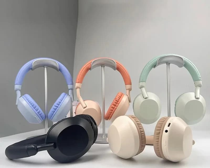 Trådløse Bluetooth on-ear hovedtelefoner med dyb bas og mikrofon