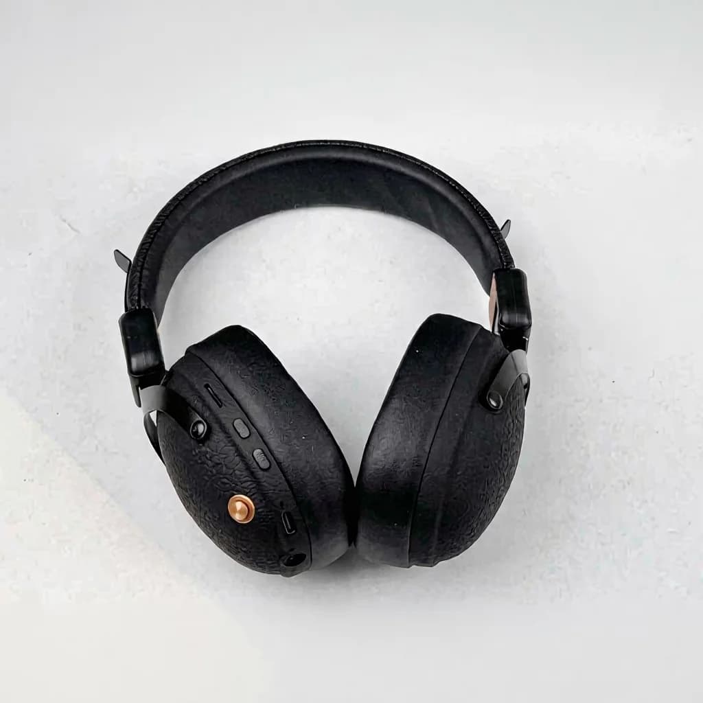 Retro trådløse on-ear hovedtelefoner med Bluetooth 5.4 og lang batterilevetid