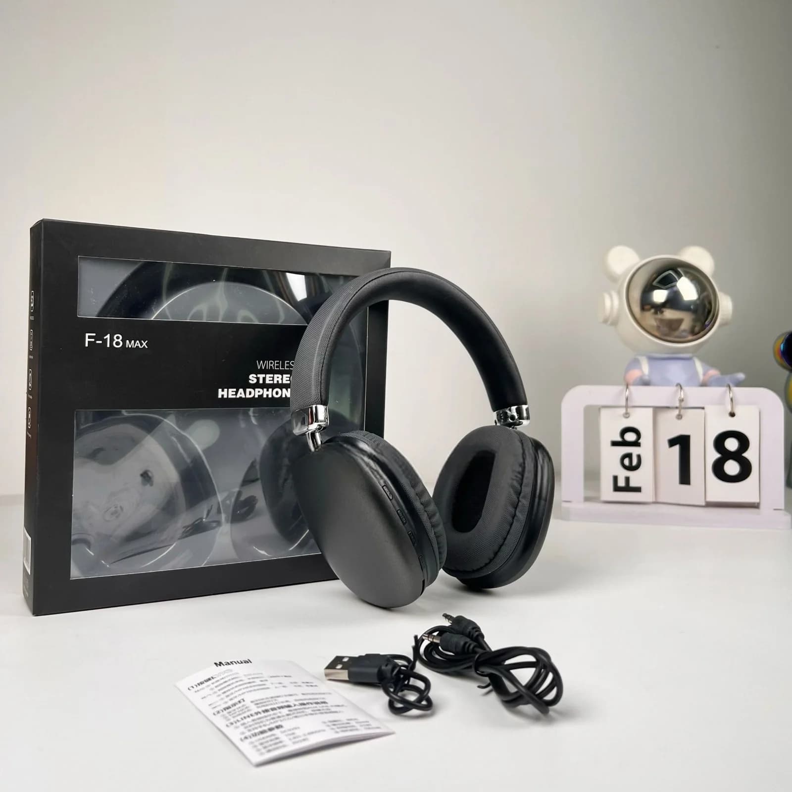 Trådløse over-ear hovedtelefoner med Bluetooth 5.4 og lang batterilevetid